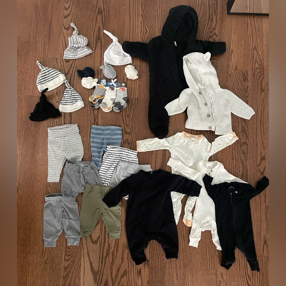Newborn and 0-3M Baby Clothing Bundle